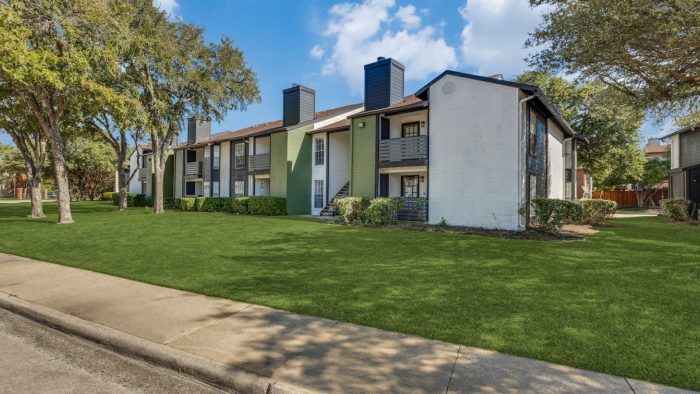 the green grass and trees at The Richmond